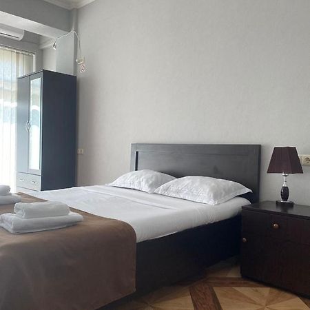 Hotel Saburtalo Roni Тбилиси Екстериор снимка