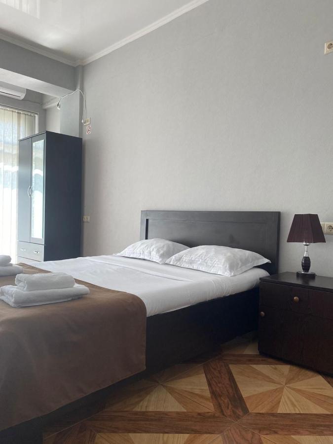 Hotel Saburtalo Roni Тбилиси Екстериор снимка