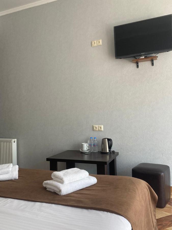 Hotel Saburtalo Roni Тбилиси Екстериор снимка