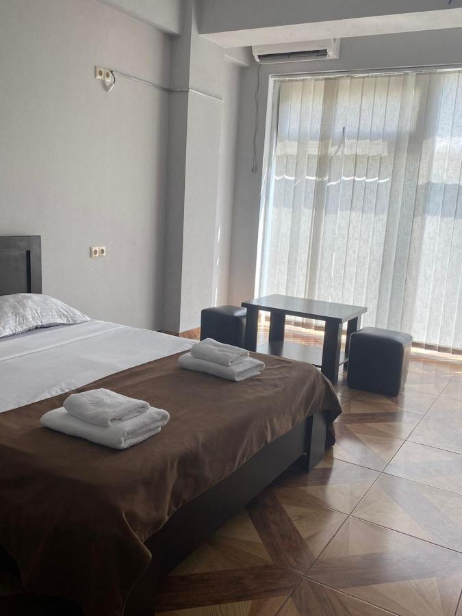 Hotel Saburtalo Roni Тбилиси Екстериор снимка