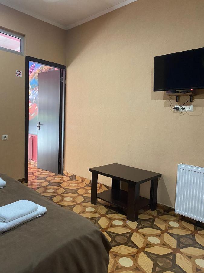 Hotel Saburtalo Roni Тбилиси Екстериор снимка